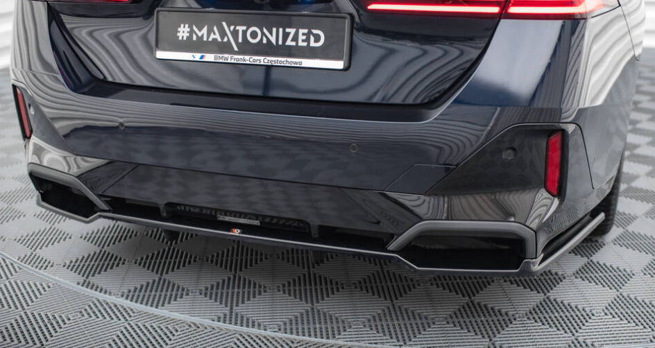 Maxton BMW 5 Series G60 Msport Gloss Rear Lip with Bars