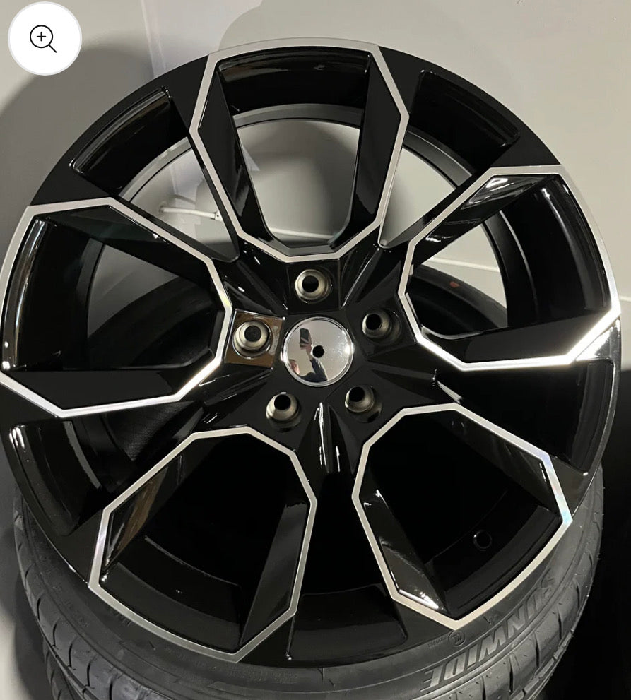 VW 815 18X8.0 5X112 BLACK M/F ( VRS )