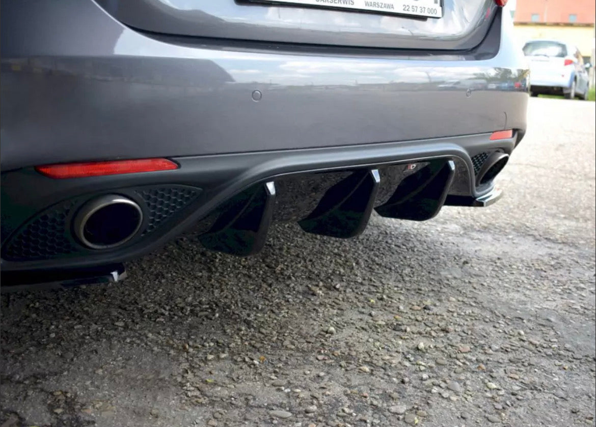 REAR DIFFUSER ALFA ROMEO GIULIA VELOCE (2015-2019)