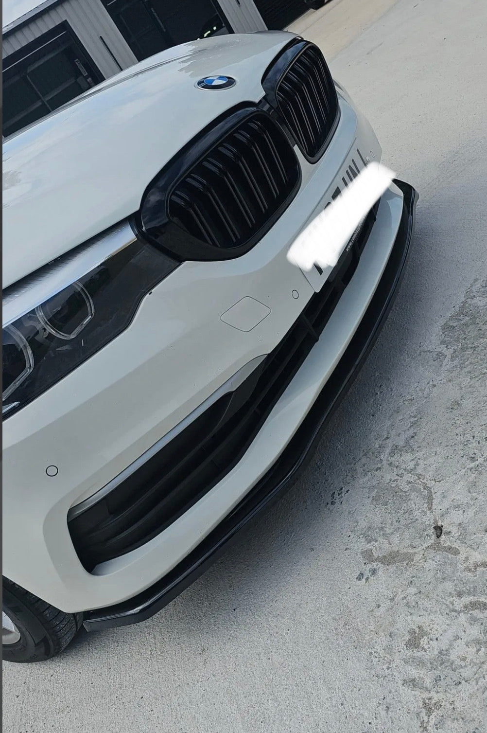 BMW G30 5 SERIES (SE NON M MODEL) FRONT GLOSS BLACK SPLITTER