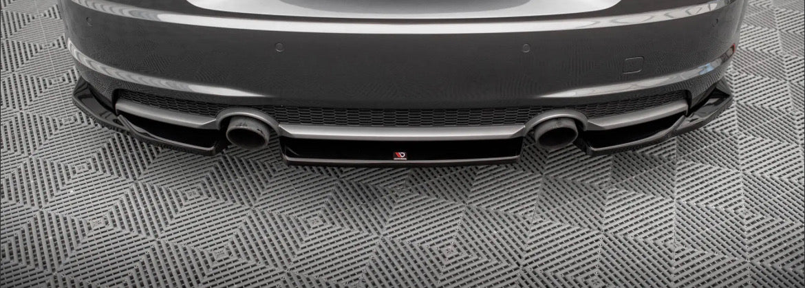 CENTRAL REAR SPLITTER AUDI TT S-LINE 8S