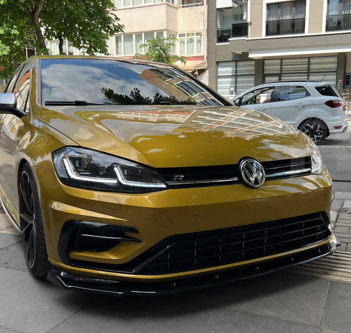 VW GOLF MK8 2020+ - FRONT SPLITTER IN GLOSS BLACK