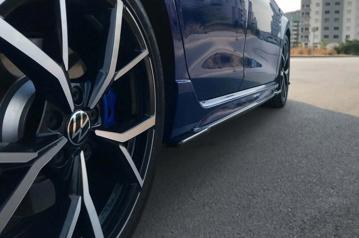 VOLKSWAGEN GOLF R MK8 2020+ SIDE SKIRT SPLITTERS IN GLOSS BLACK